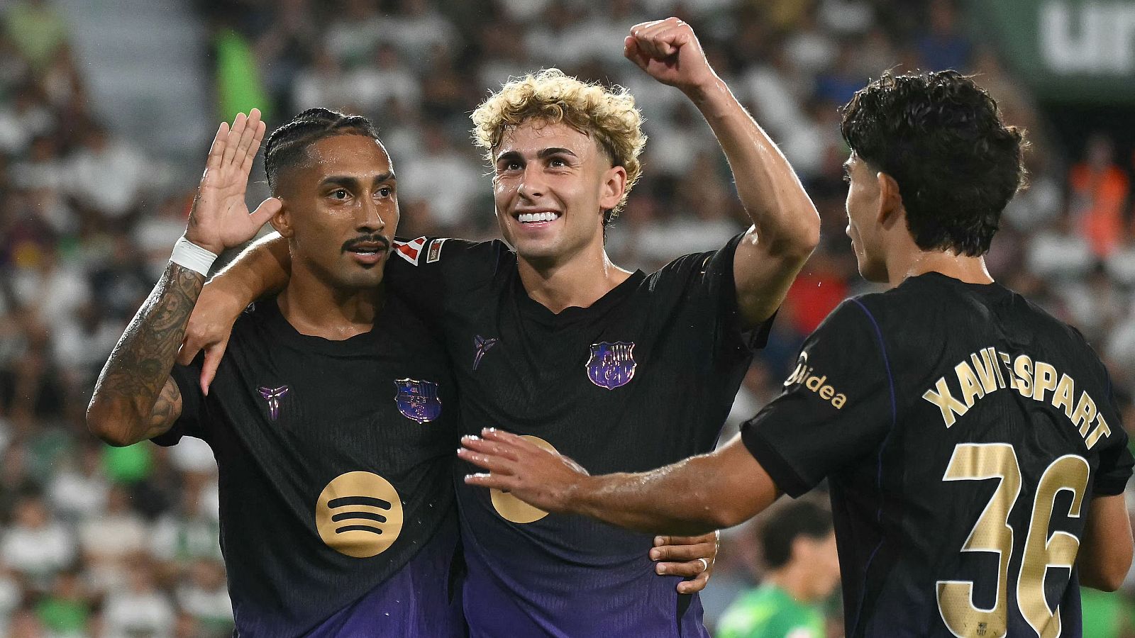 Lamine Yamal con el FC Barcelona durante un partido de LaLiga de la temporada 2025-26